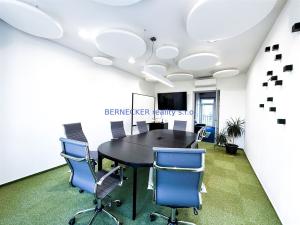 Pronájem kanceláře, Hradec Králové, třída Karla IV., 240 m2