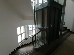 Pronájem kanceláře, Hradec Králové, třída Karla IV., 240 m2