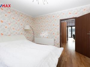 Prodej bytu 2+kk, Karlovy Vary, Pražská silnice, 63 m2