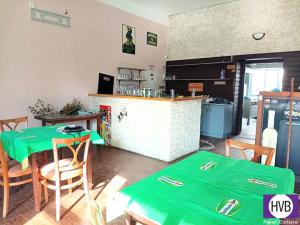 Pronájem restaurace, Hluboš, 285 m2