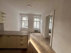 Pronájem bytu 2+kk, Praha - Vinohrady, Slovenská, 57 m2