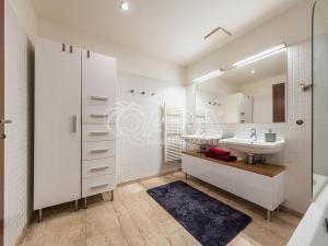 Pronájem bytu 3+kk, Praha - Vysočany, Podnádražní, 92 m2