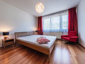 Pronájem bytu 3+kk, Praha - Vysočany, Podnádražní, 92 m2