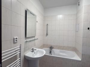 Pronájem bytu 1+kk, Chrudim - Chrudim II, Václavská, 42 m2