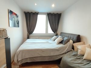 Pronájem bytu 2+kk, Praha - Horní Měcholupy, Boloňská, 43 m2