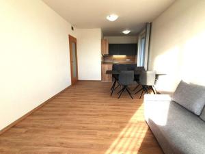 Pronájem bytu 3+kk, Praha - Vysočany, Smržových, 94 m2