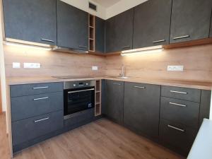 Pronájem bytu 3+kk, Praha - Vysočany, Smržových, 94 m2