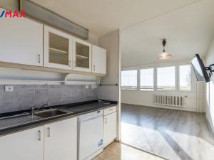 Prodej bytu 3+kk, Praha - Prosek, Pískovcová, 74 m2