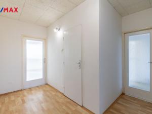 Prodej bytu 3+kk, Praha - Prosek, Pískovcová, 74 m2