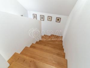 Prodej rodinného domu, Stehelčeves, V. Moravce, 305 m2