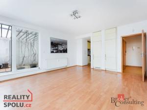 Prodej bytu 2+kk, Praha - Prosek, Zubrnická, 56 m2