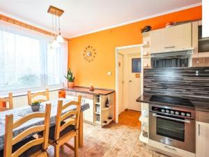 Prodej bytu 3+1, Dašice, 28. října, 74 m2