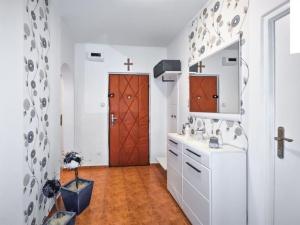 Prodej bytu 3+1, Dašice, 28. října, 74 m2