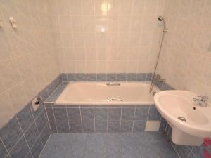 Pronájem bytu 2+kk, Praha - Vysočany, Na břehu, 53 m2