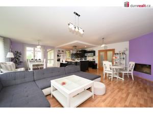 Prodej rodinného domu, Praha - Lochkov, K úvozu, 261 m2