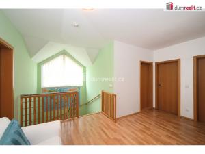 Prodej rodinného domu, Praha - Lochkov, K úvozu, 261 m2