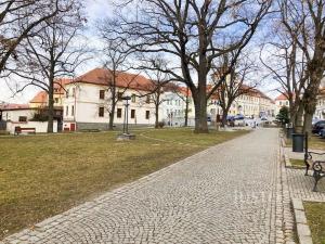 Pronájem kanceláře, Jílové u Prahy, Masarykovo náměstí, 34 m2