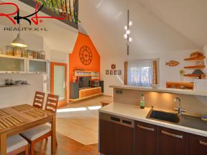 Prodej rodinného domu, Černouček, 180 m2