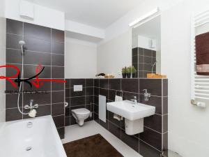 Prodej bytu 1+kk, Praha - Ruzyně, Drnovská, 37 m2