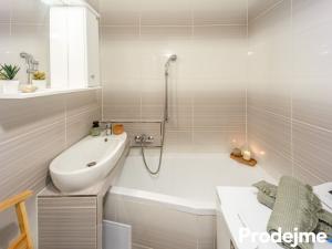 Prodej bytu 3+1, Brno - Lesná, Nejedlého, 65 m2