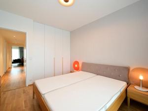 Pronájem bytu 3+kk, Praha - Holešovice, Sanderova, 96 m2