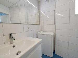 Pronájem bytu 3+kk, Praha - Petrovice, Rezlerova, 65 m2
