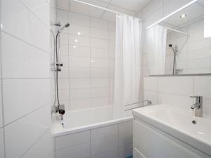 Pronájem bytu 3+kk, Praha - Petrovice, Rezlerova, 65 m2