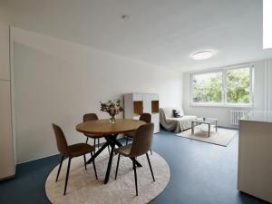 Pronájem bytu 3+kk, Praha - Petrovice, Rezlerova, 65 m2