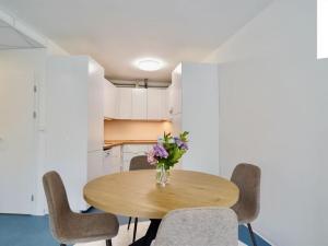 Pronájem bytu 3+kk, Praha - Petrovice, Rezlerova, 65 m2