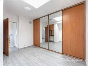 Pronájem bytu 2+kk, Praha - Radotín, Věštínská, 74 m2