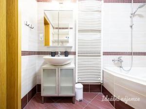 Pronájem bytu 2+kk, Praha - Letňany, Pavla Beneše, 50 m2