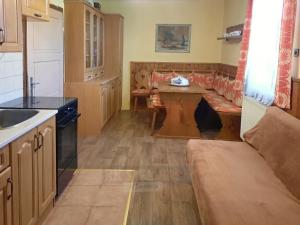 Prodej chalupy, Zlatá Koruna - Plešovice, 100 m2