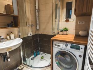 Prodej bytu 3+1, Praha - Vinohrady, U Havlíčkových sadů, 75 m2