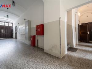 Pronájem obchodního prostoru, Praha - Karlín, Prvního pluku, 74 m2