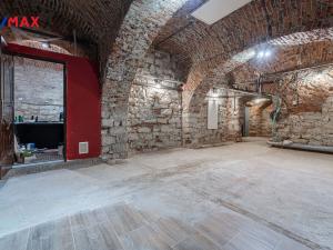 Pronájem obchodního prostoru, Praha - Karlín, Prvního pluku, 74 m2