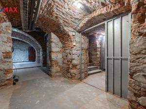 Pronájem obchodního prostoru, Praha - Karlín, Prvního pluku, 74 m2