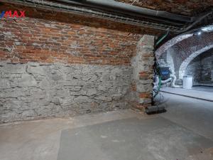 Pronájem obchodního prostoru, Praha - Karlín, Prvního pluku, 74 m2