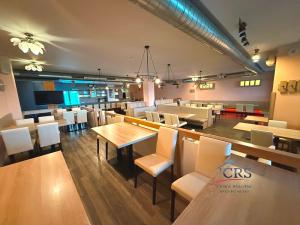 Pronájem restaurace, Praha - Černý Most, Kpt. Stránského, 250 m2