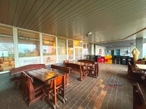 Pronájem restaurace, Praha - Černý Most, Kpt. Stránského, 250 m2