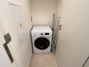 Pronájem bytu 3+kk, Praha - Libeň, Menclova, 85 m2