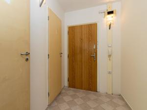 Pronájem bytu 1+kk, Praha - Háje, Schulhoffova, 29 m2