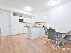 Pronájem bytu 2+kk, Slavkov u Brna, Slovanská, 81 m2