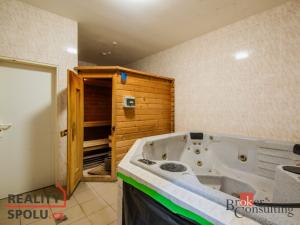 Prodej ubytování, Rosice, Sportovní, 2358 m2