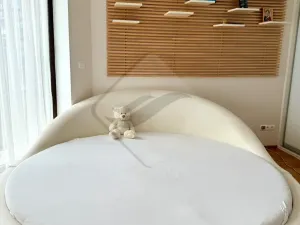 Prodej bytu 1+kk, Praha - Žižkov, Ke kapslovně, 54 m2