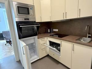 Pronájem bytu 1+kk, Praha - Staré Město, Smetanovo nábřeží, 23 m2