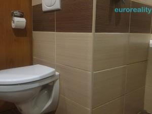 Prodej bytu 4+1, Karlovy Vary, Plešivecká, 77 m2