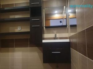 Prodej bytu 4+1, Karlovy Vary, Plešivecká, 77 m2