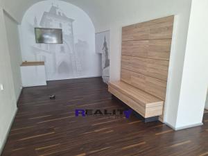 Pronájem obchodního prostoru, Žatec, náměstí Svobody, 50 m2