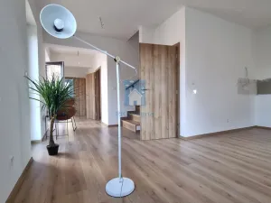 Prodej bytu 4+1, Praha - Běchovice, Pplk. Nováčka, 139 m2