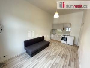 Pronájem bytu 1+kk, Praha - Smíchov, Na Skalce, 22 m2